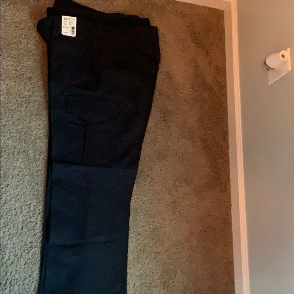 NEW DIMENSION® PLUS 6-POCKET CARGO TROUSER